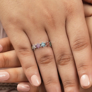 [A Women Wearing Colored Diamond Flower Shape Ring]-[Ouros Jewels]