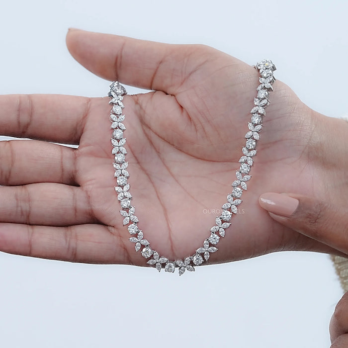 Elegante Choker-Halskette Mit Marquise- Und Rundschliff-Diamanten
