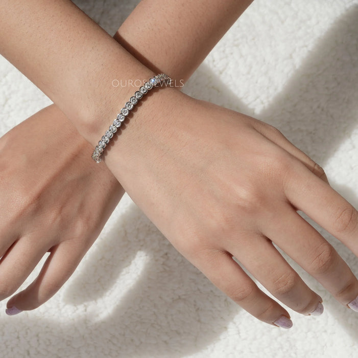 Runder Schliff Halb Lünette gesetzt Tennis Armband