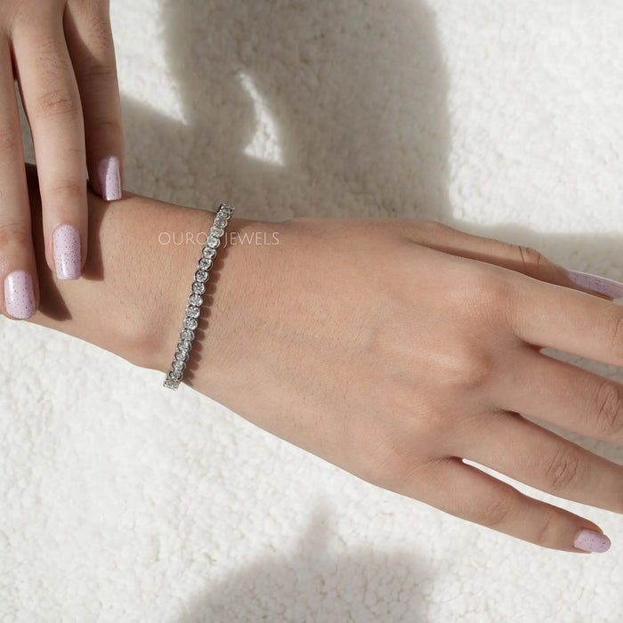 Runder Schliff Halb Lünette gesetzt Tennis Armband