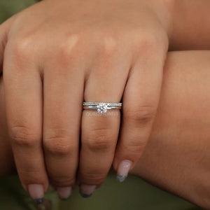 [A Women wearing Round Diamond Ring with Round cut side diamond]-[Ouros Jewels]