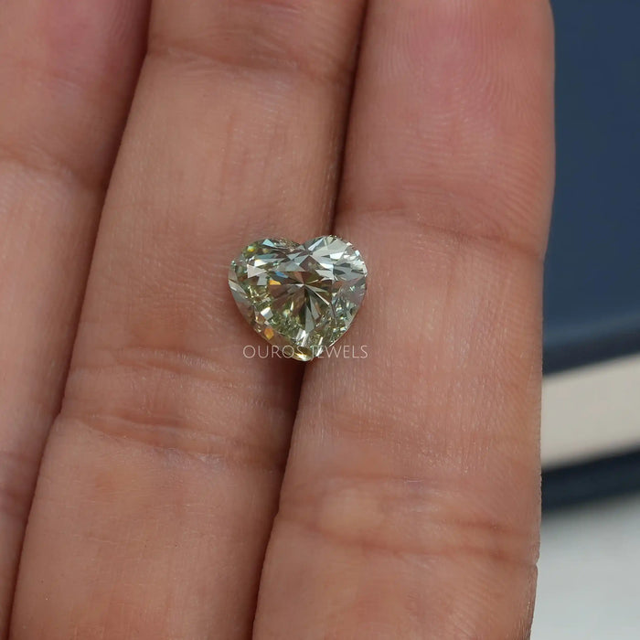 2,47 Karat Grüner Herz schliff Labor Diamant