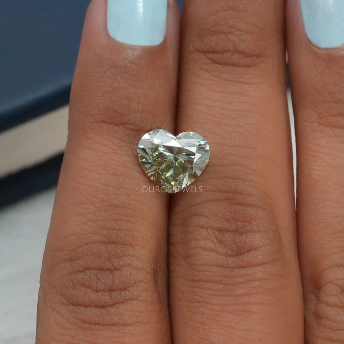 2,47 Karat Grüner Herz schliff Labor Diamant