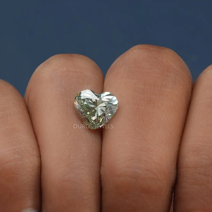2,47 Karat Grüner Herz schliff Labor Diamant