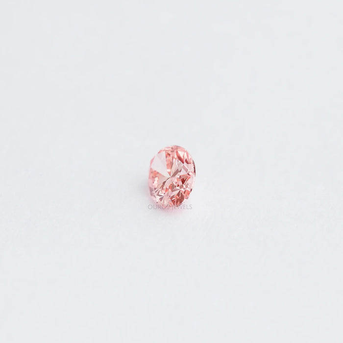 Shining oval shaped loose lab diamond