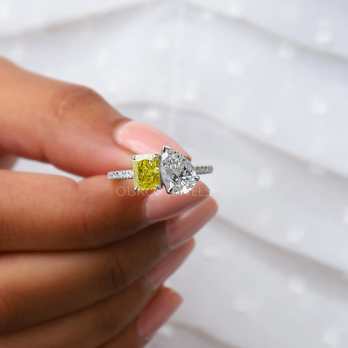 Birne Und Gelber Strahlender Diamant Toi Et Moi Ring