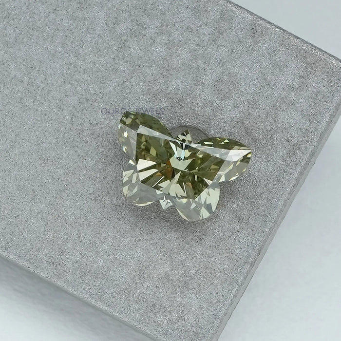 0,52 Karat Grüner Butterfly Labor Diamant