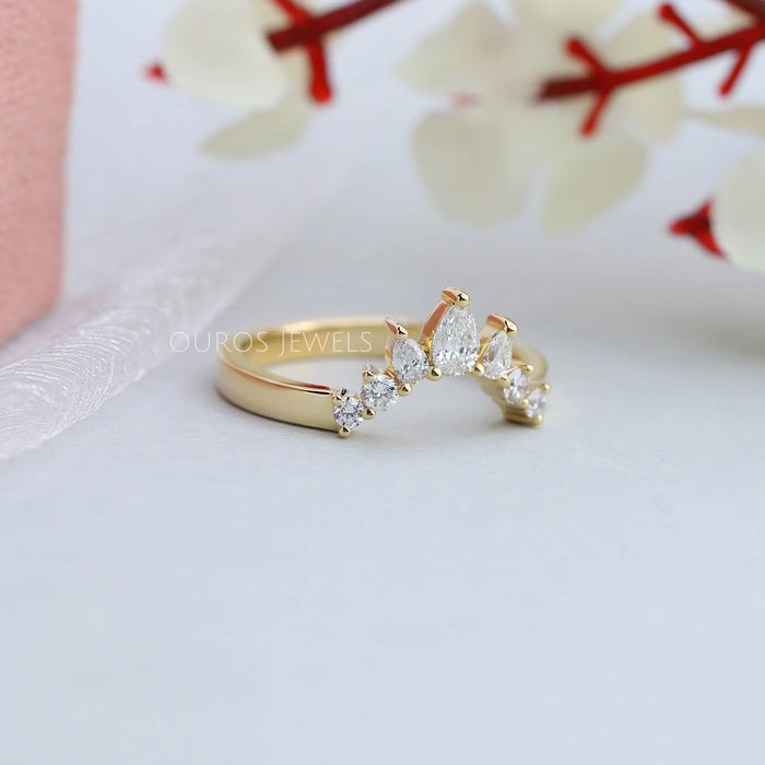 Birne und Rund Diamant gebogenes Band