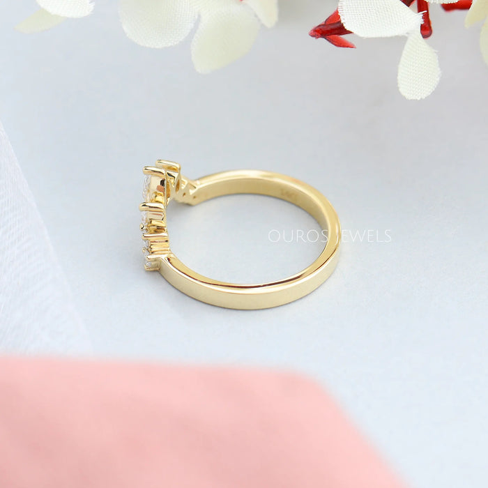 Birne und Rund Diamant gebogenes Band