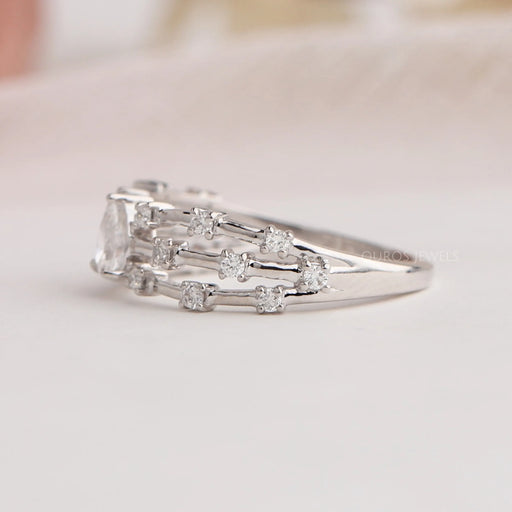 14k white gold 3 row split shank studded with round accent stones