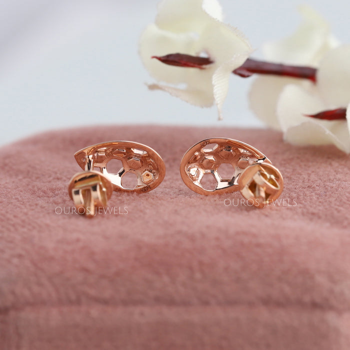 Ohrstecker aus Roségold mit Birnenschliff
