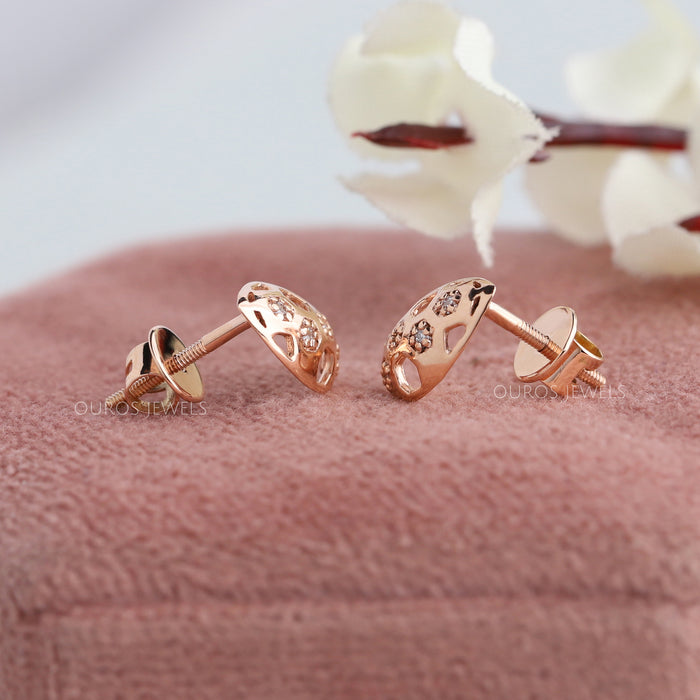 Ohrstecker aus Roségold mit Birnenschliff