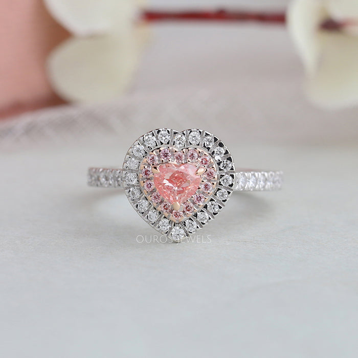 Verlobungsring mit rosa Herz-Diamant und Doppel-Halo-Solitär