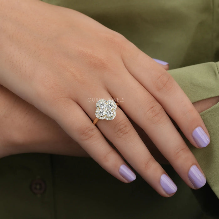 Floraler Verlobungsring mit rundem Diamant-Halo