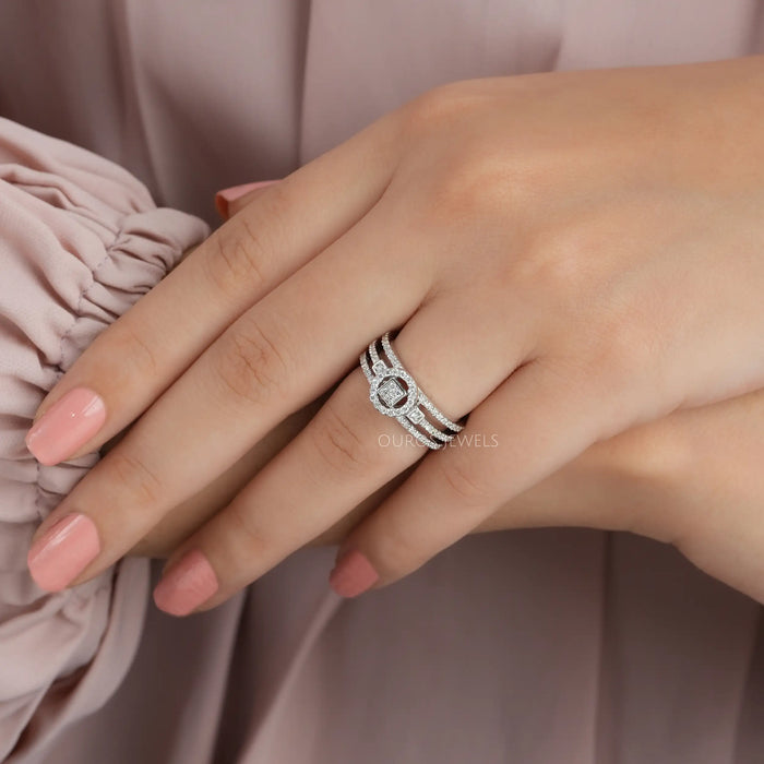 Halo-Ring mit dreifachem Rundschaft und Diamantcluster